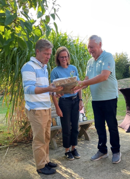 ZZ-Aankomst-Baeckermat-Glenn-en-Charlotte-Winnaars-van-de-Puntenrit-02
